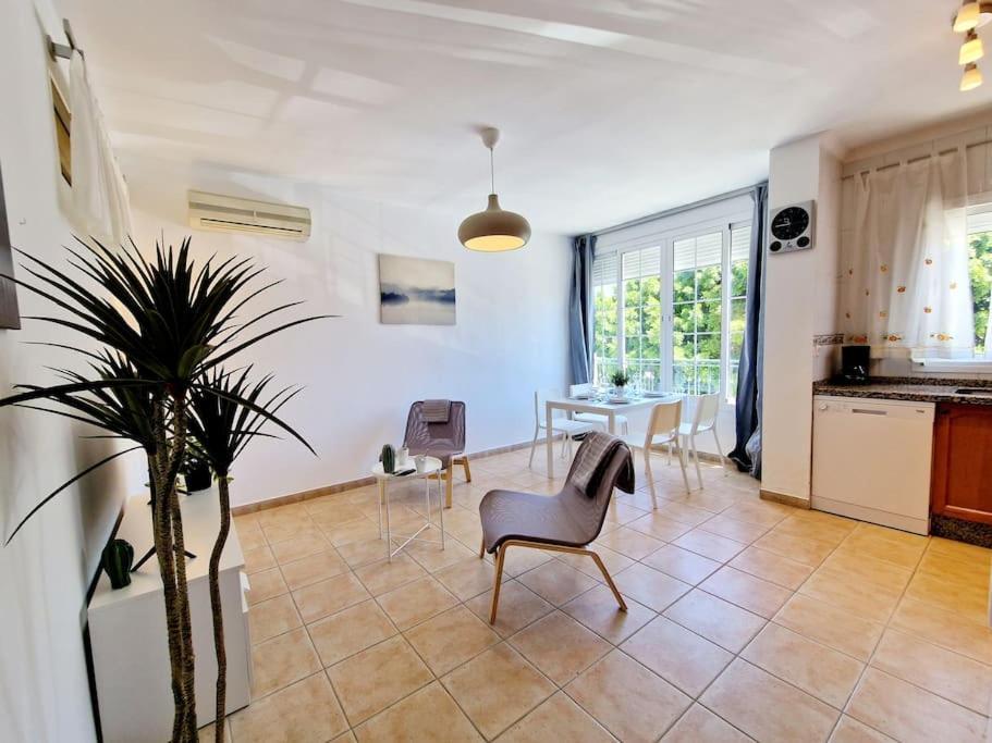 Butibamba Beach Apartment ลากาลาเดมิฮาส ภายนอก รูปภาพ