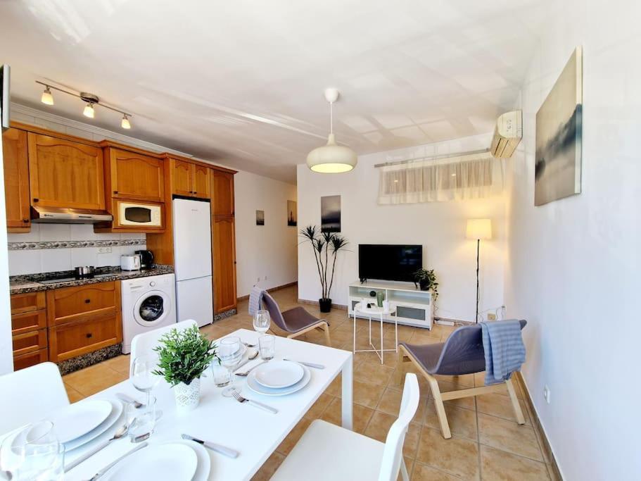 Butibamba Beach Apartment ลากาลาเดมิฮาส ภายนอก รูปภาพ